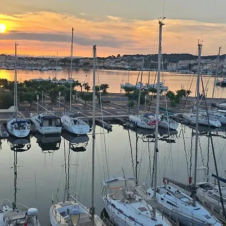 Appartement Vue Mer Piscine Et Plage A Pied Ambassade Du Soleil דירה *