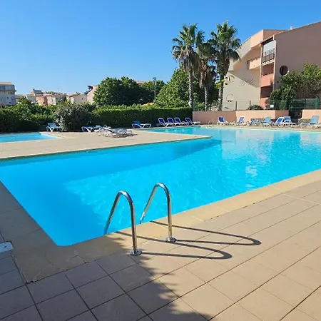 Appartement Vue Mer Piscine Et Plage A Pied Ambassade Du Soleil